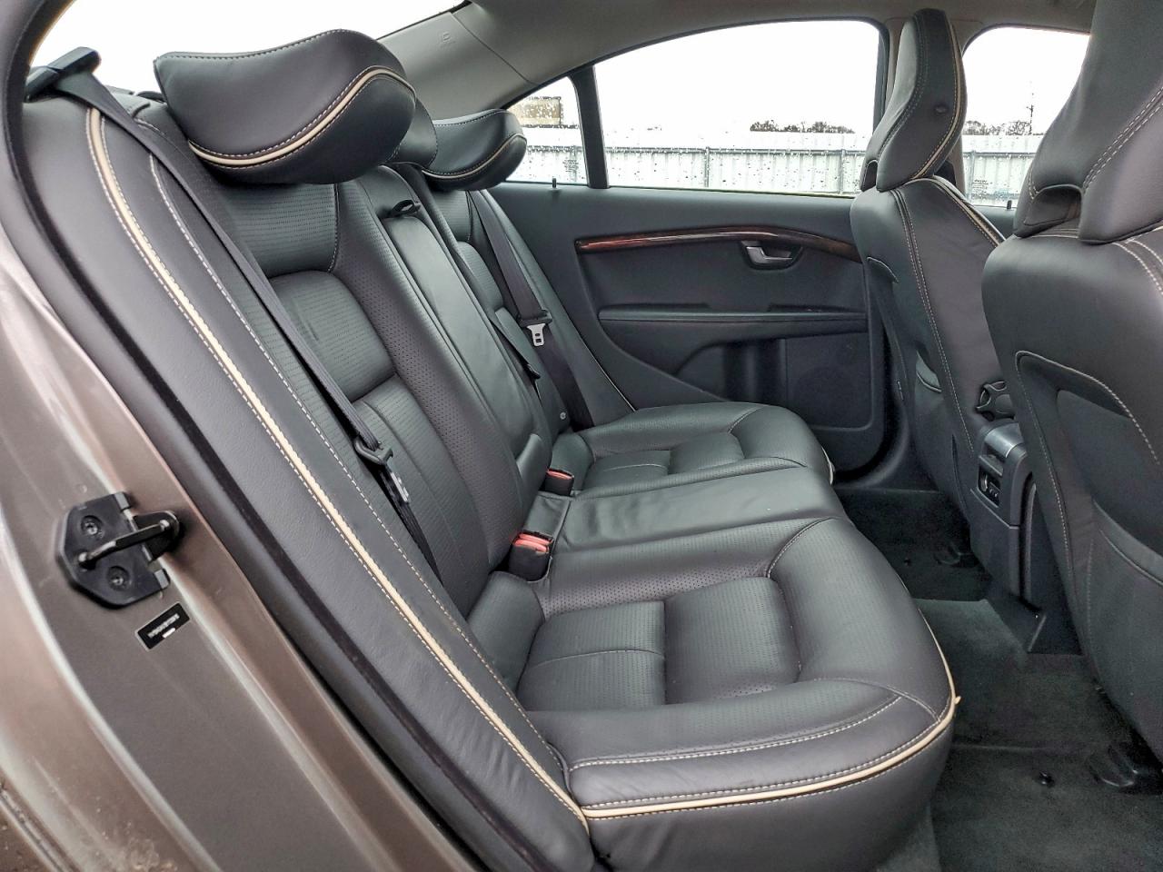 Volvo S80 3.2 Image 11