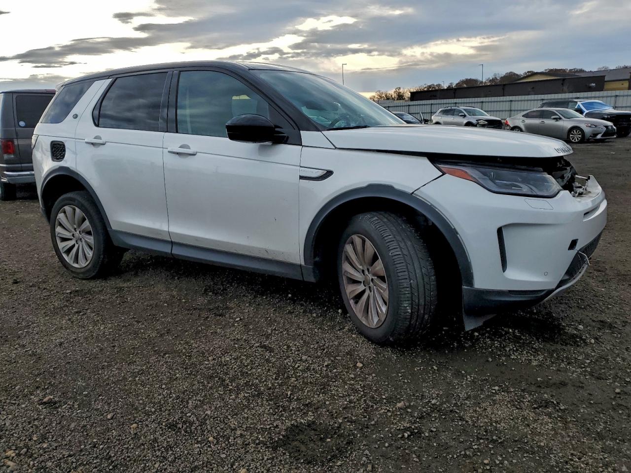 Land Rover Discovery Se Image 3