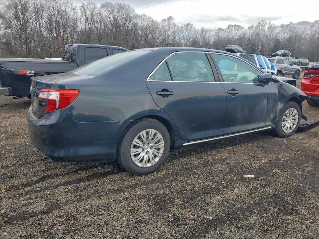 Toyota Camry L Image 9