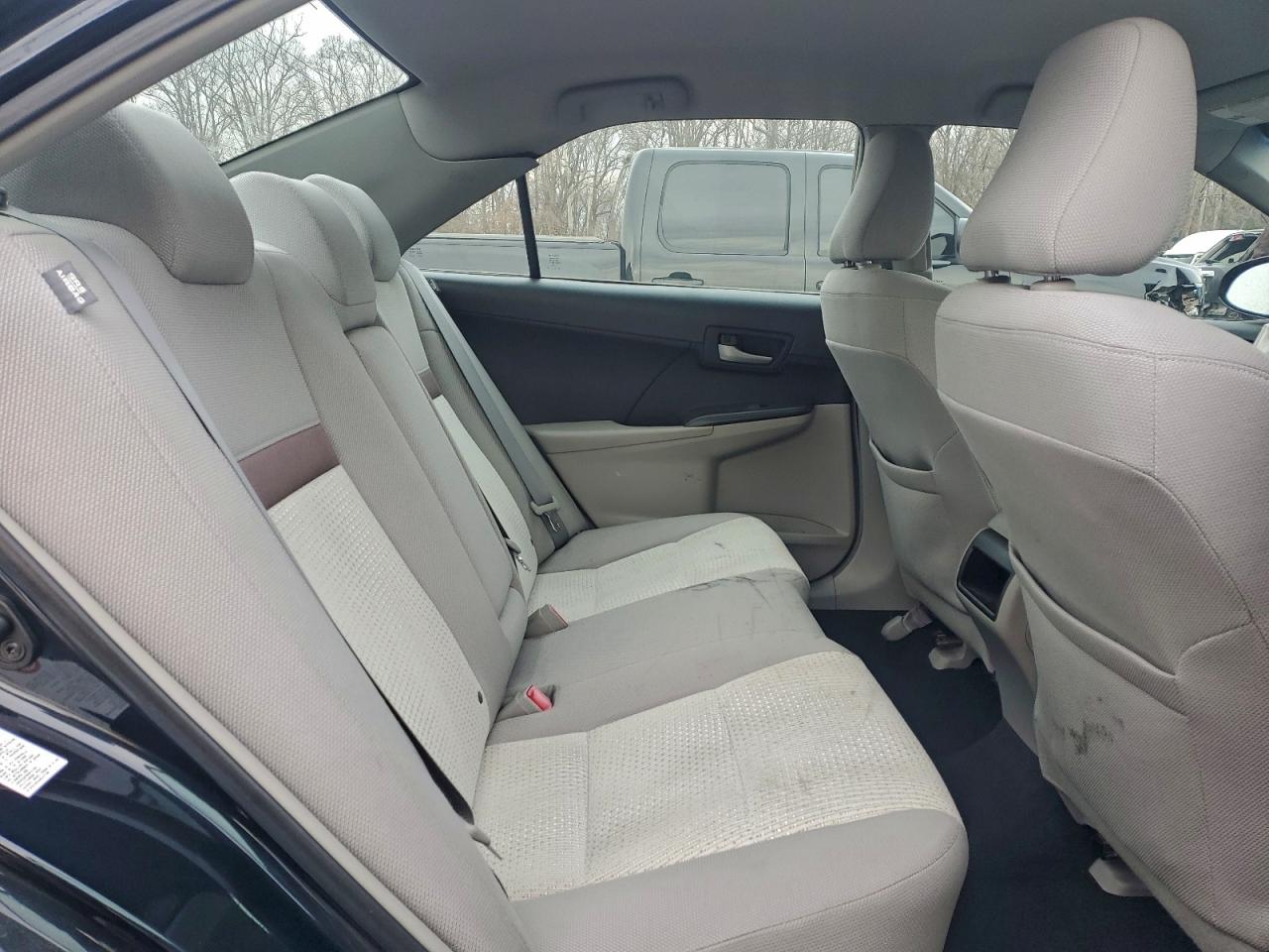 Toyota Camry L Image 7