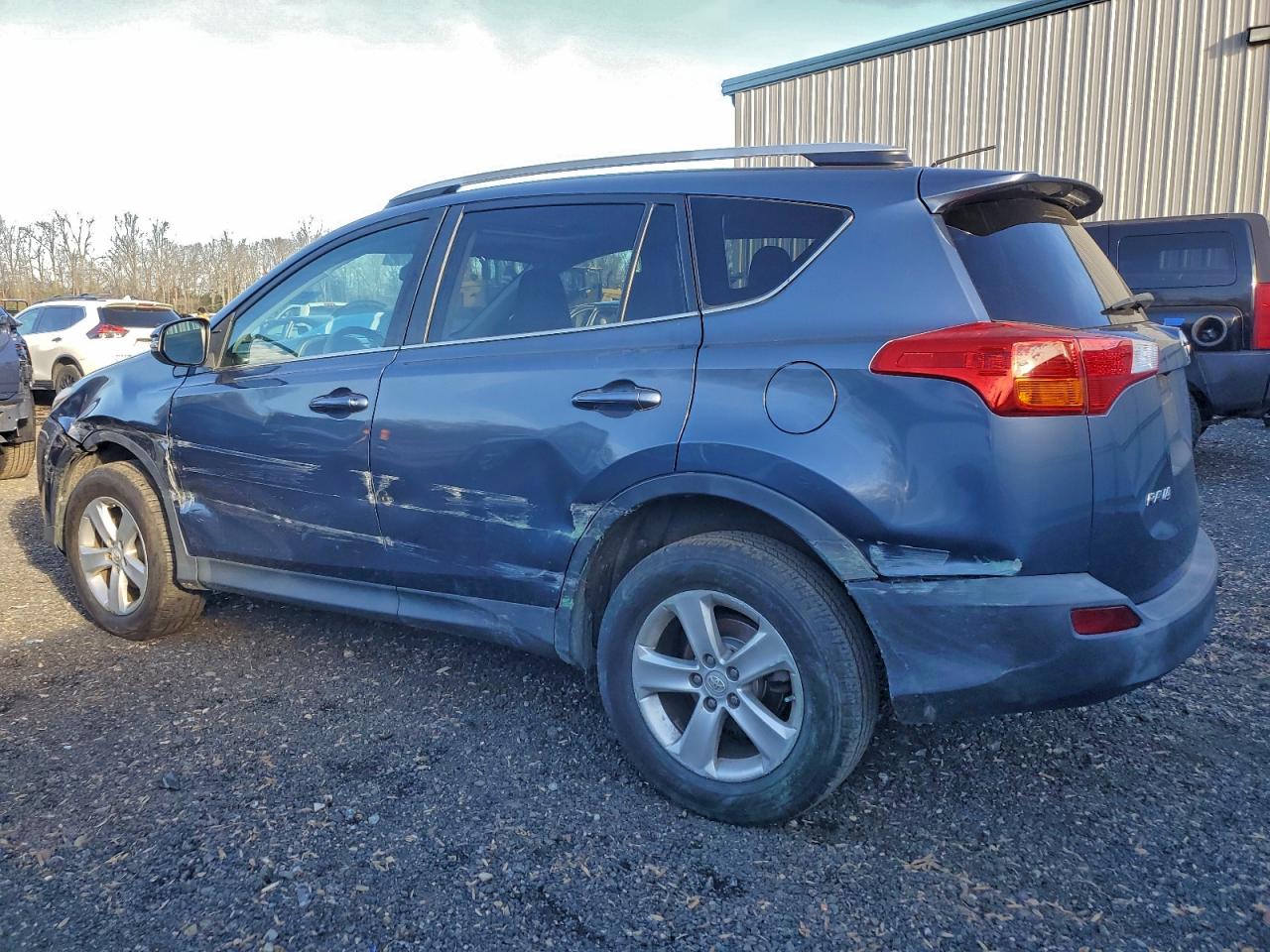 Toyota RAV4 Xle Image 2