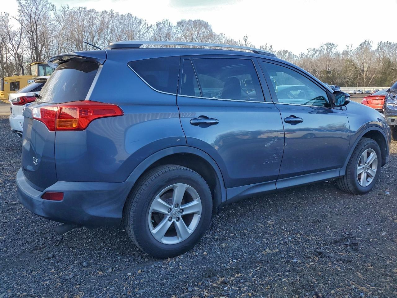 Toyota RAV4 Xle Image 11