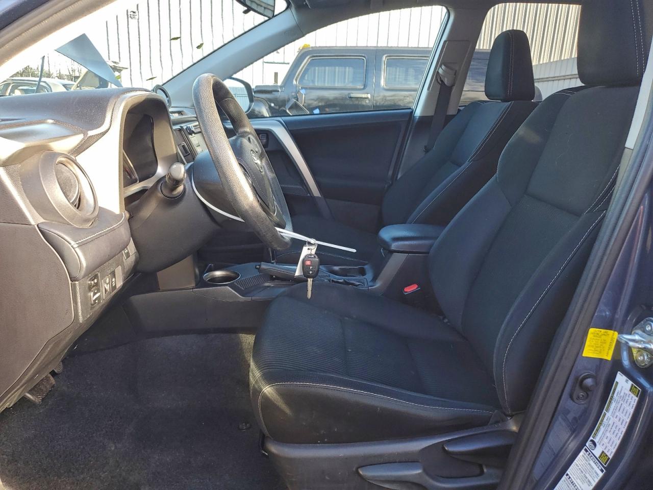 Toyota RAV4 Xle Image 9