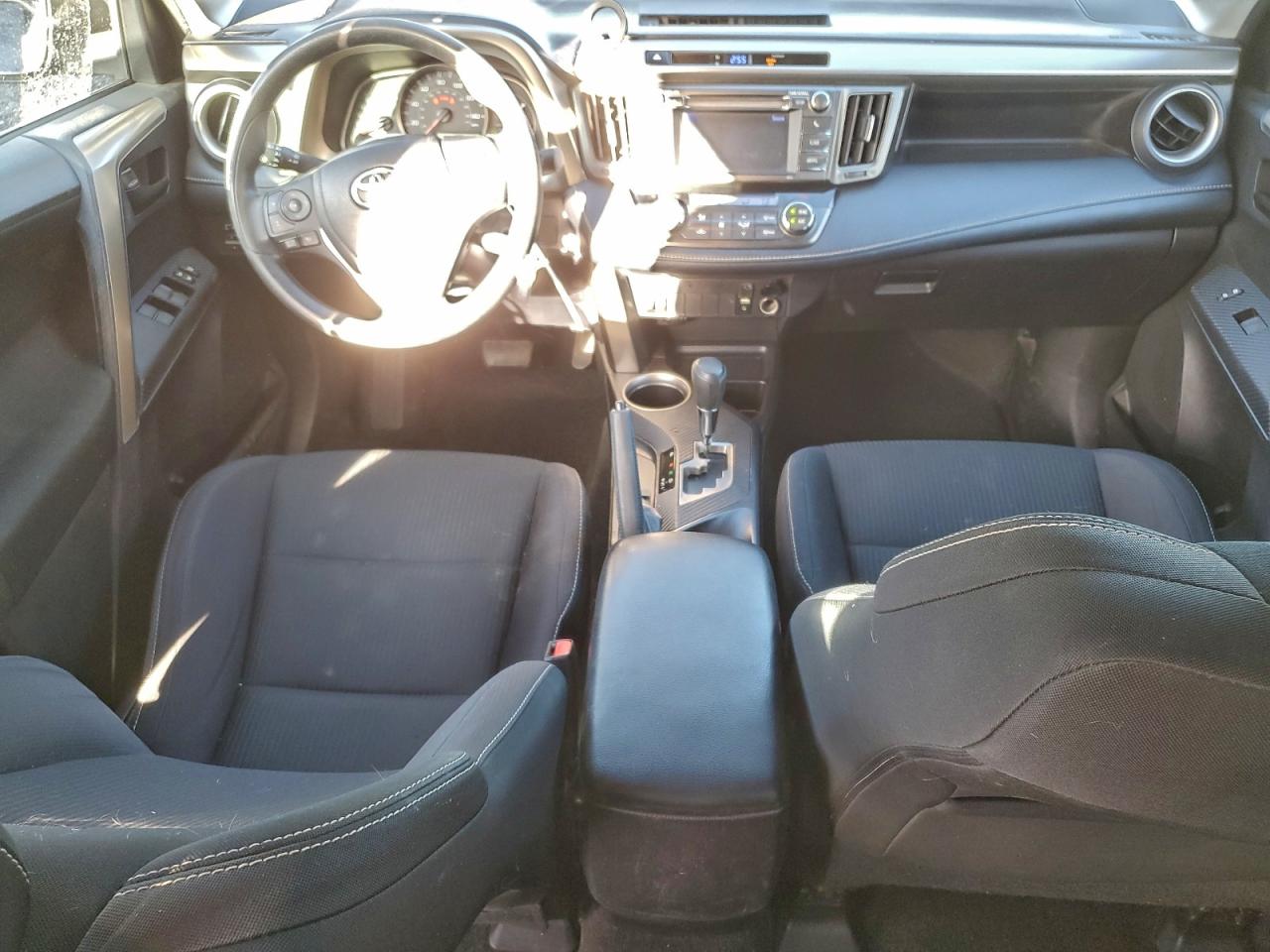 Toyota RAV4 Xle Image 12