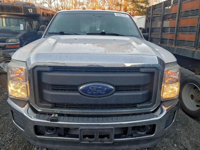 Ford F-350 Super Duty Image 10