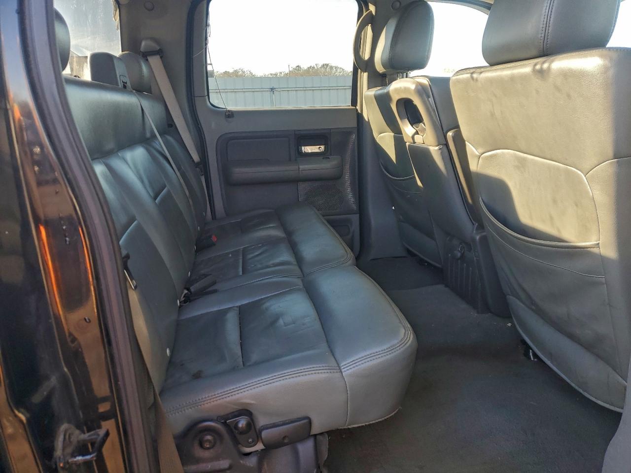 Ford F-150 Supercrew Image 6