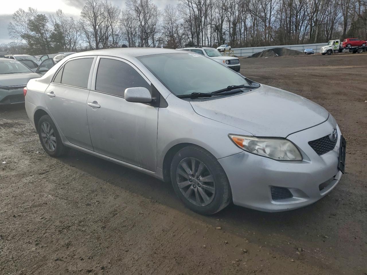 Toyota Corolla Base Image 11