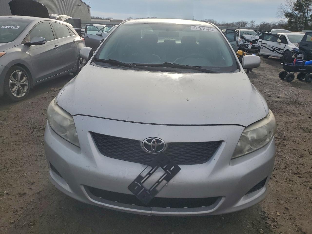 Toyota Corolla Base Image 8