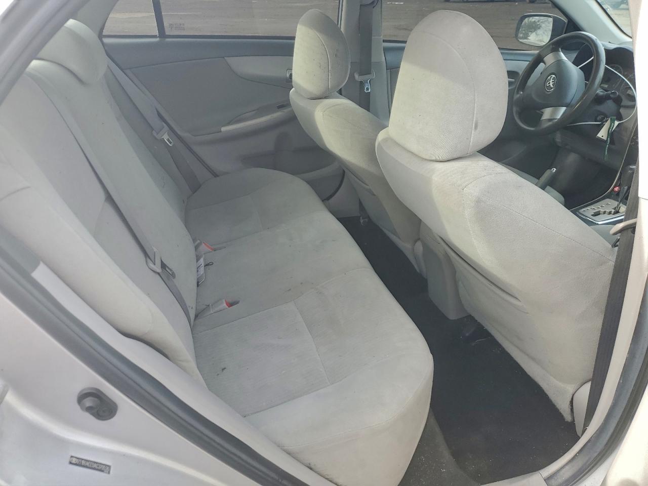 Toyota Corolla Base Image 4