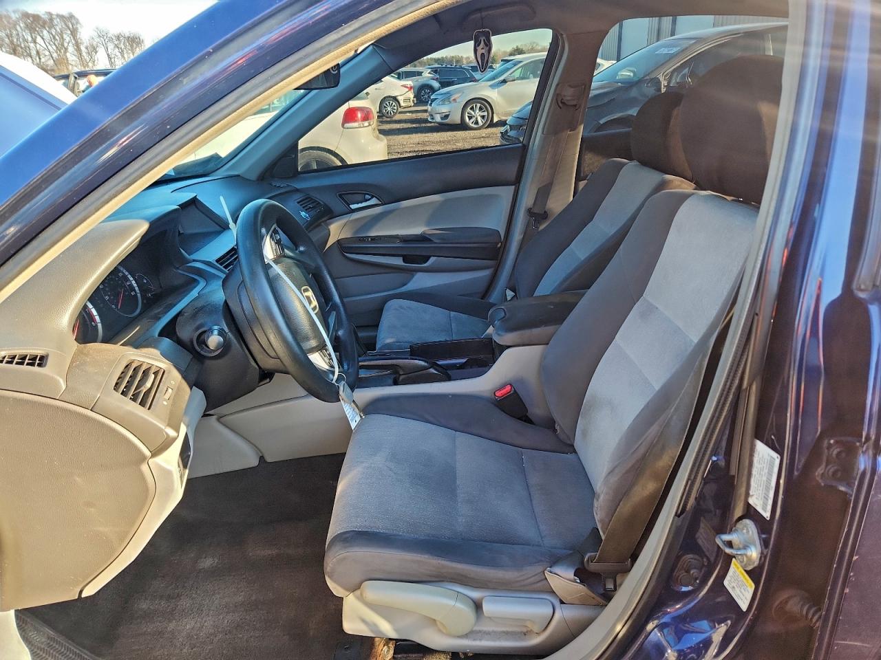 Honda Accord Lx Image 9