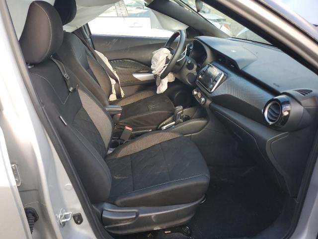 Nissan Kicks Sv Image 2