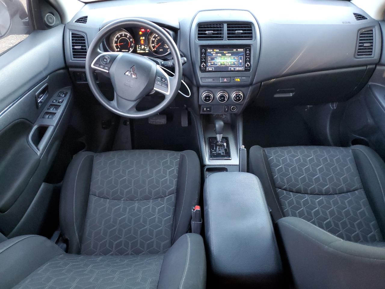 Mitsubishi Outlander S/se Image 12