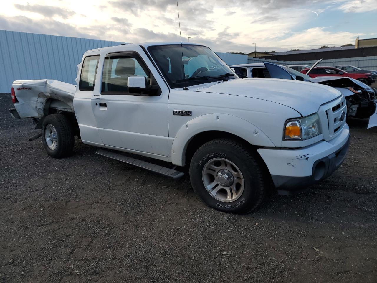 Ford Ranger Super Cab Image 2