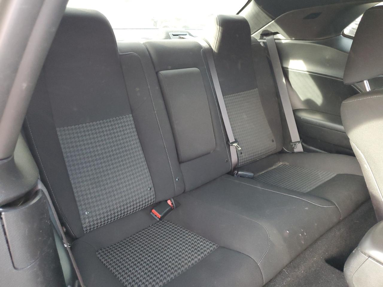 Dodge Challenger R/t Scat Pack Image 3