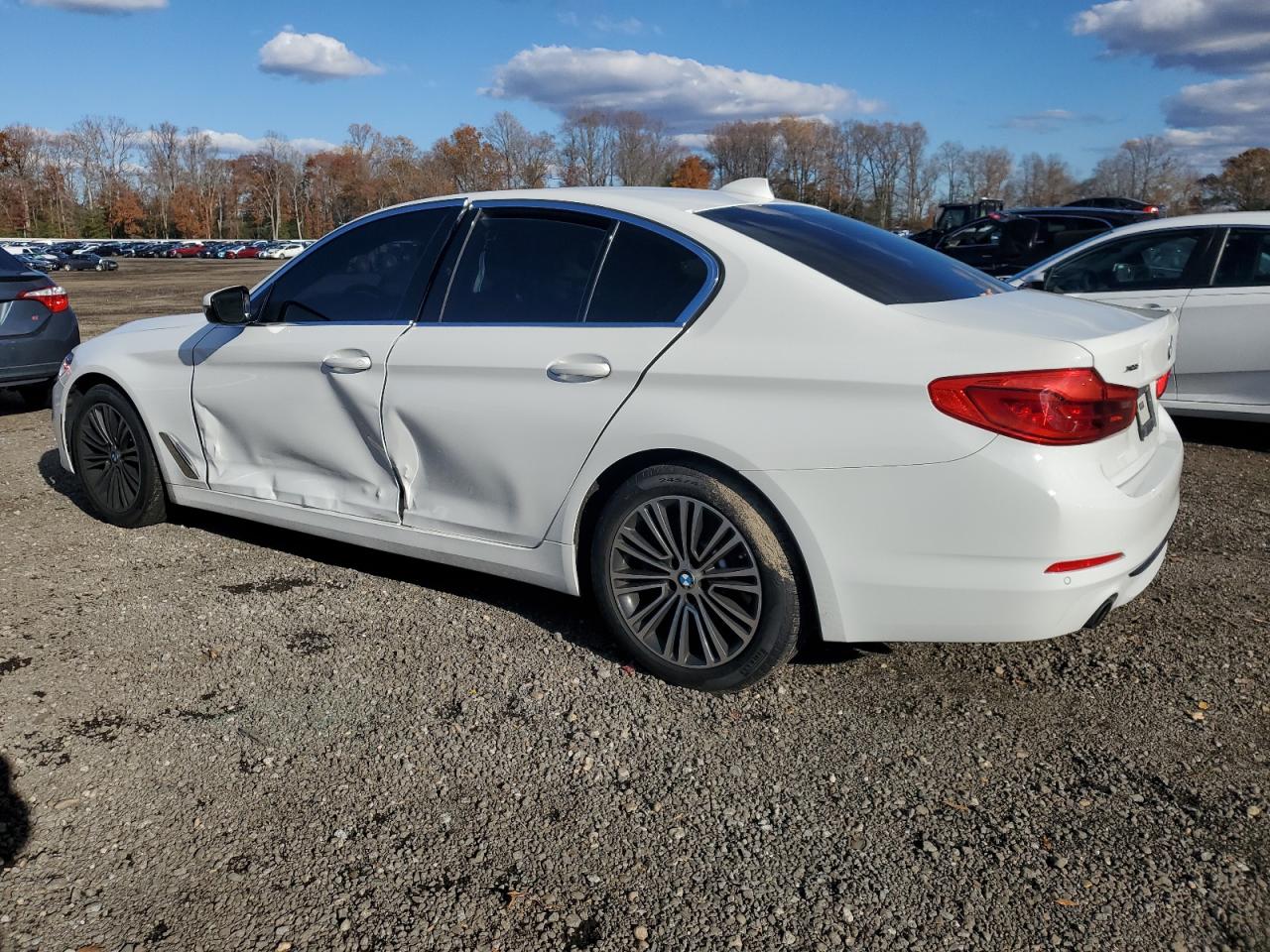 BMW 5 Series Xi Image 2