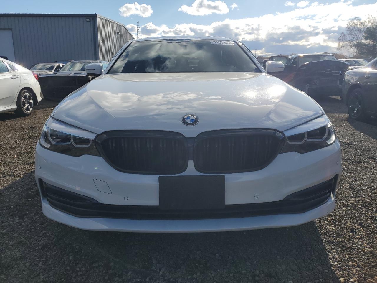 BMW 5 Series Xi Image 8