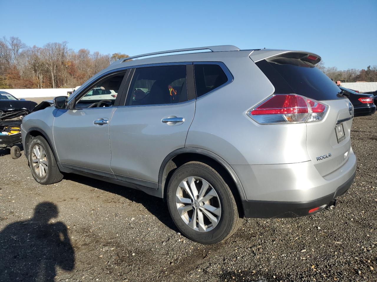 Nissan Rogue S Image 2
