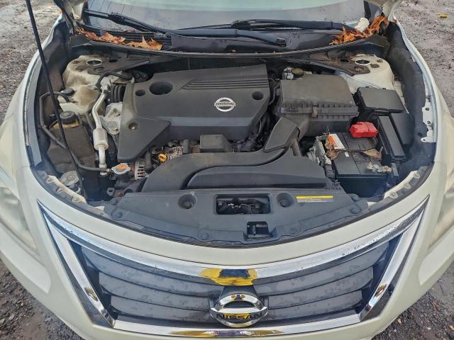 Nissan Altima 2.5 Image 2