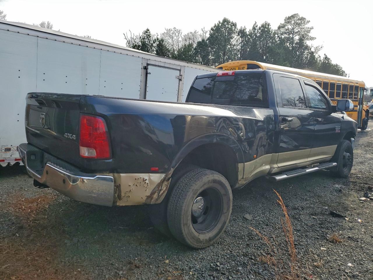 Dodge Ram 3500 Image 2