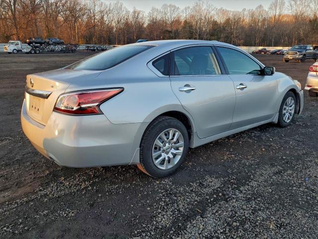 Nissan Altima 2.5 Image 8