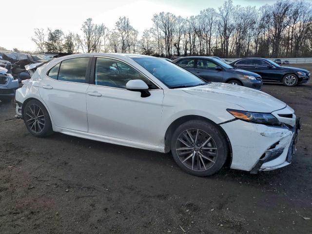 Toyota Camry Se Image 2