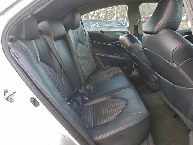 Toyota Camry Se Image 7