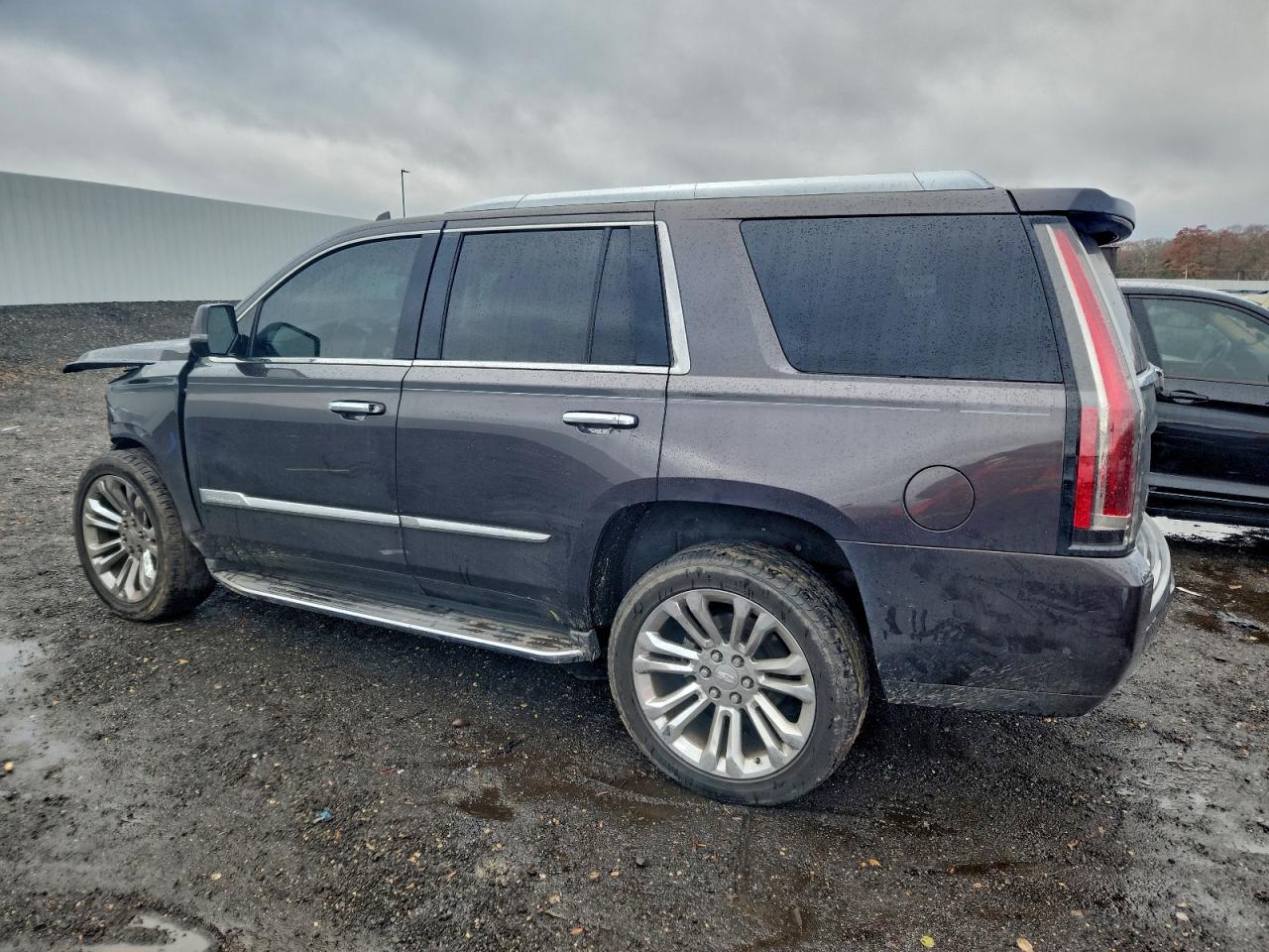 Cadillac Escalade Luxury Image 9