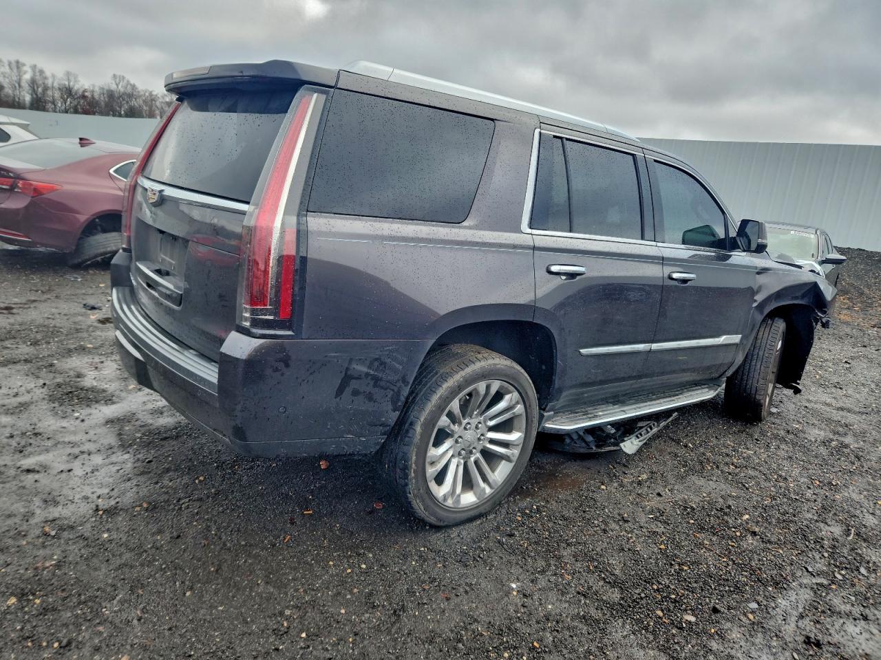 Cadillac Escalade Luxury Image 2