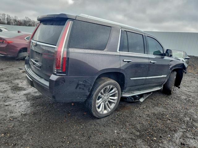 Cadillac Escalade Luxury Image 2