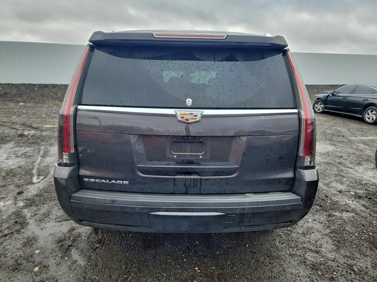 Cadillac Escalade Luxury Image 11