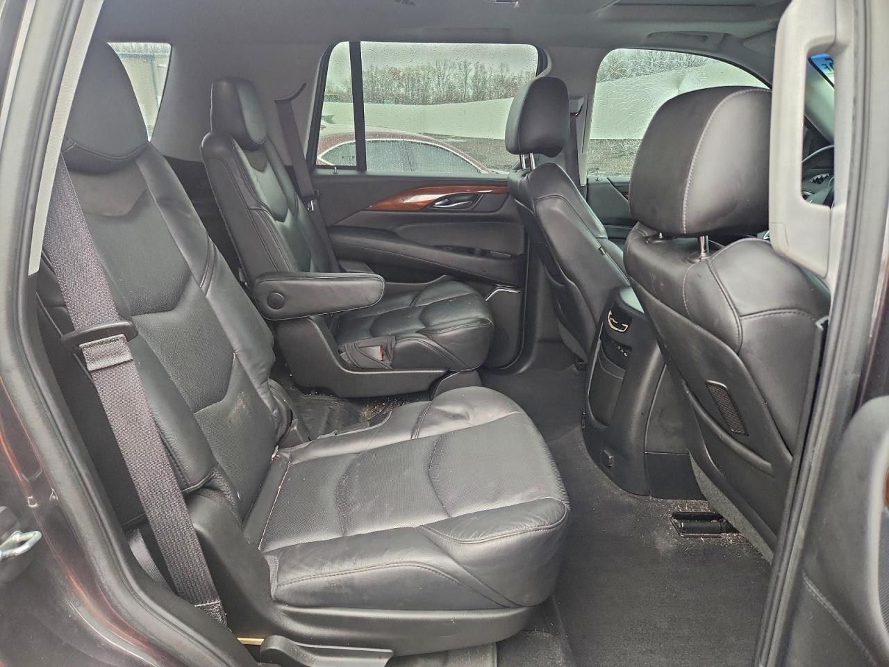 Cadillac Escalade Luxury Image 5