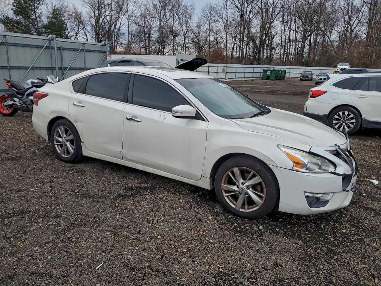 Nissan Altima 2.5 Image 2