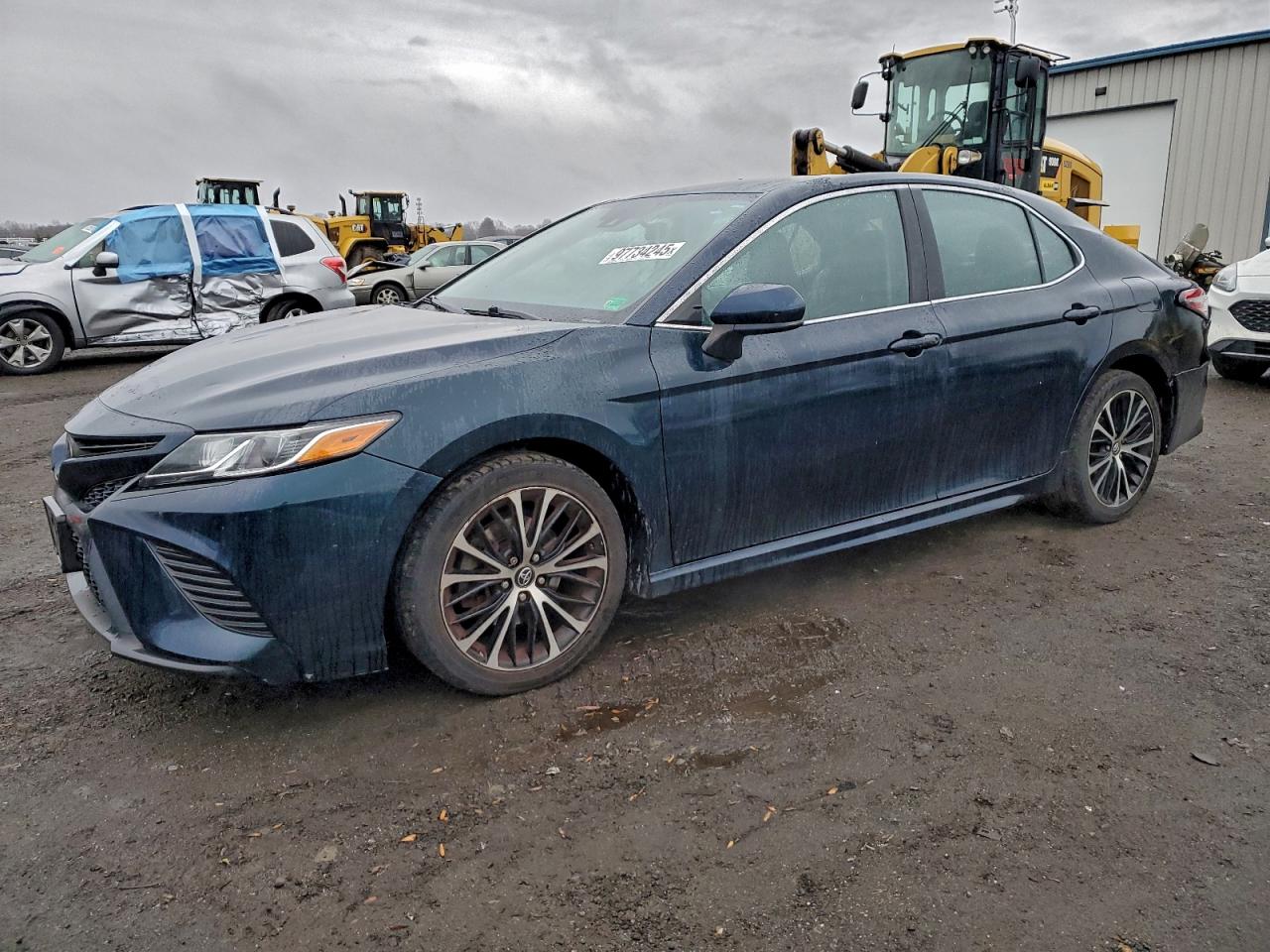 Toyota Camry L Image 1
