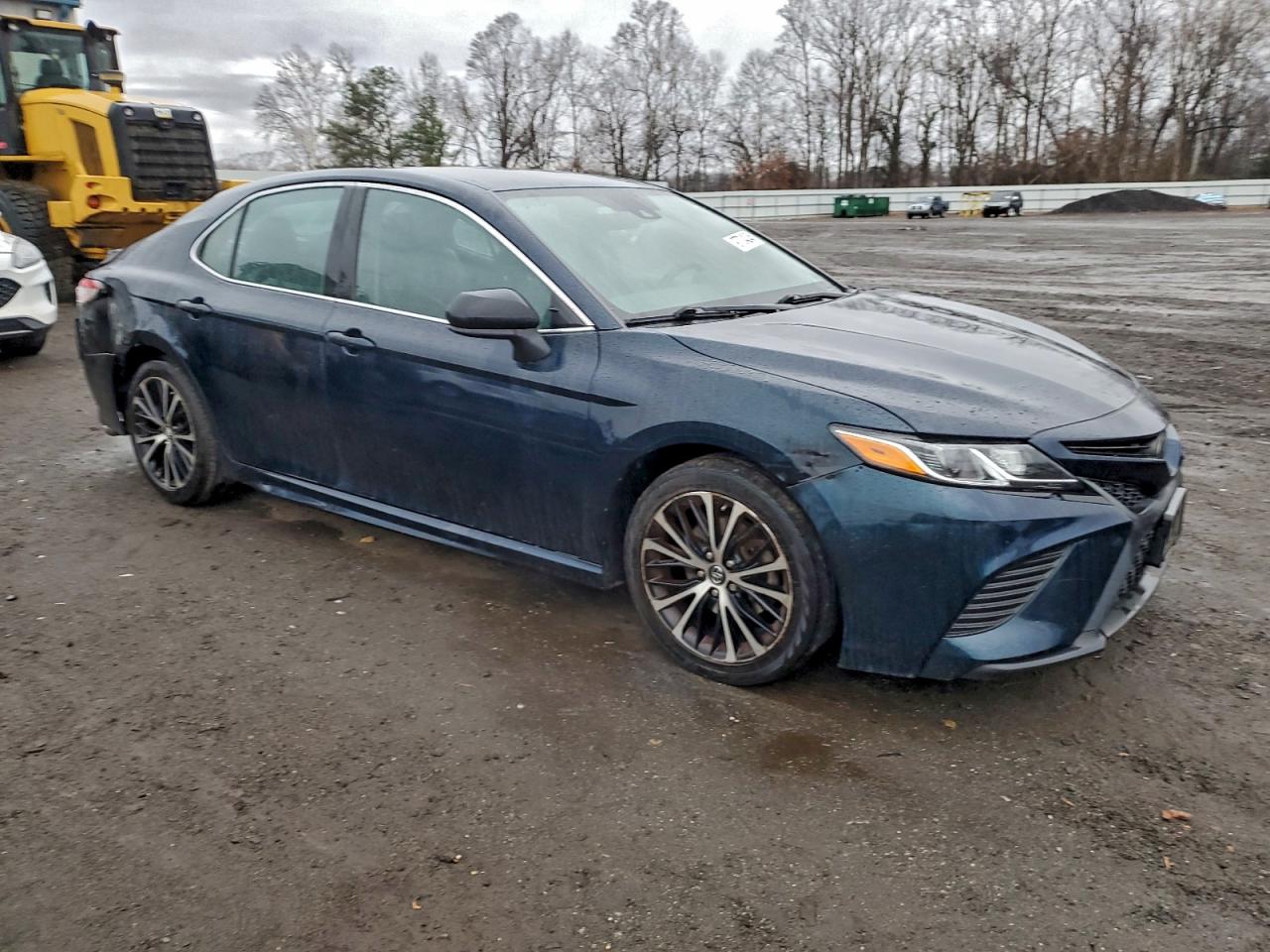 Toyota Camry L Image 4
