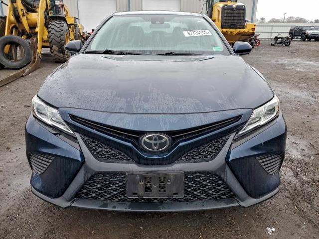 Toyota Camry L Image 3