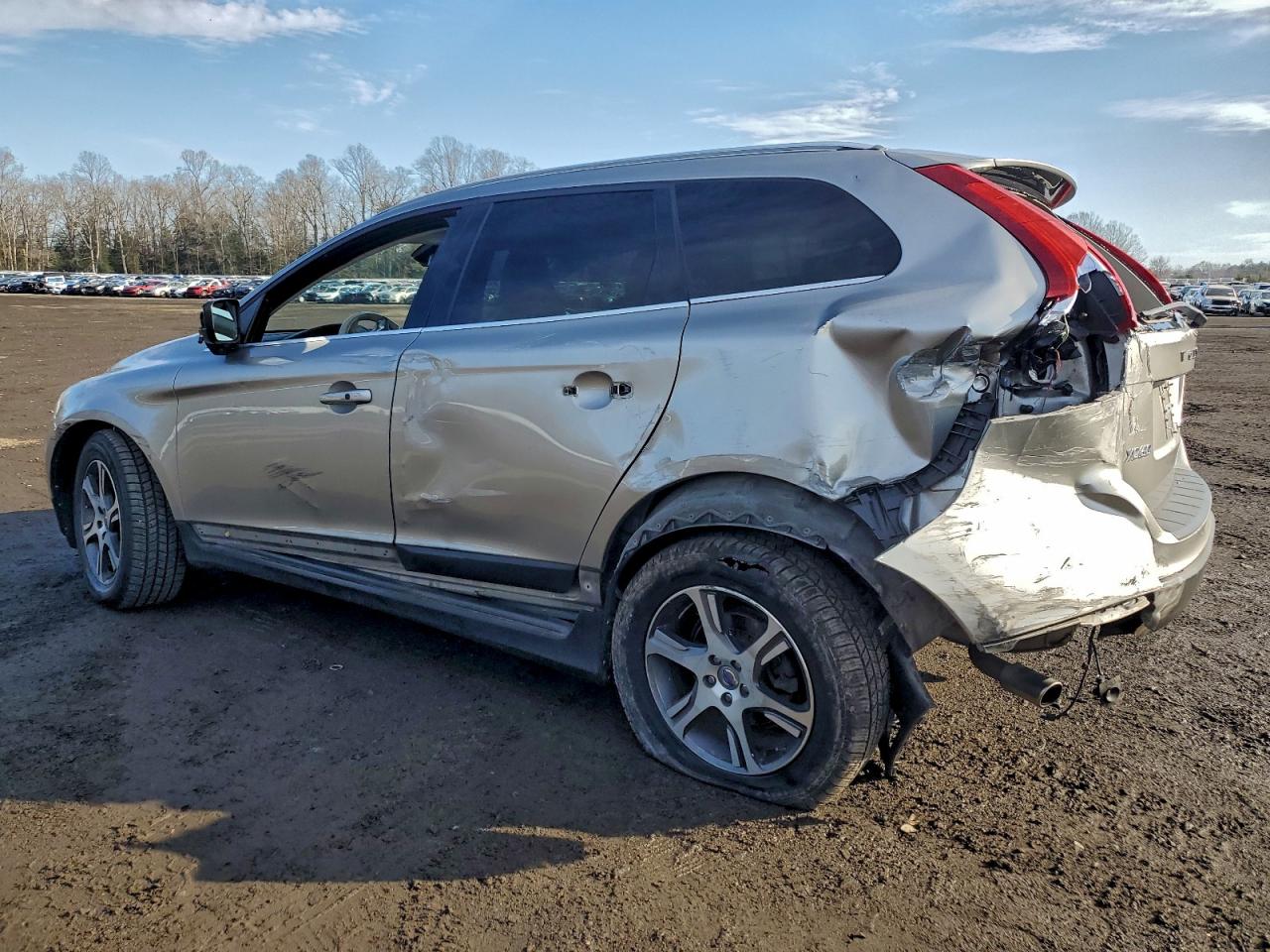 Volvo XC60 T6 Image 3