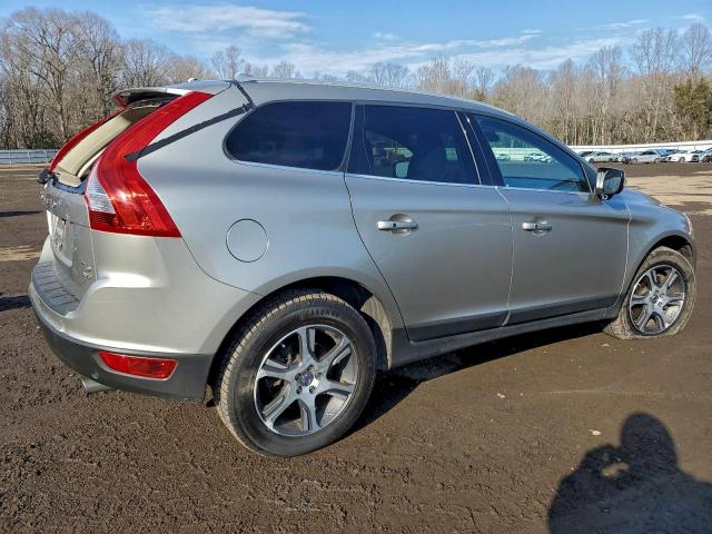 Volvo XC60 T6 Image 10