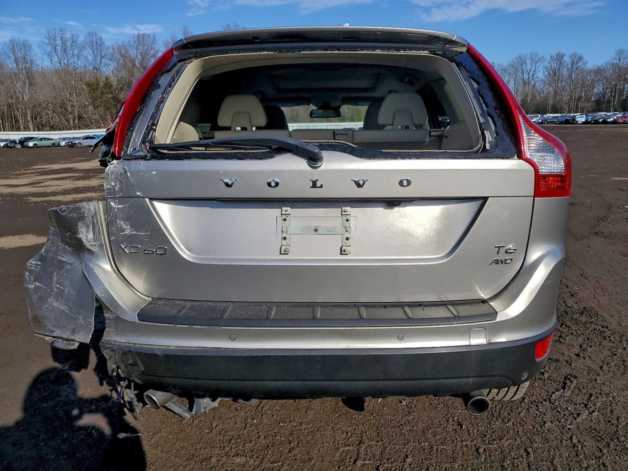 Volvo XC60 T6 Image 13