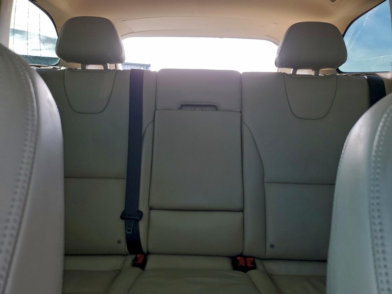 Volvo XC60 T6 Image 11