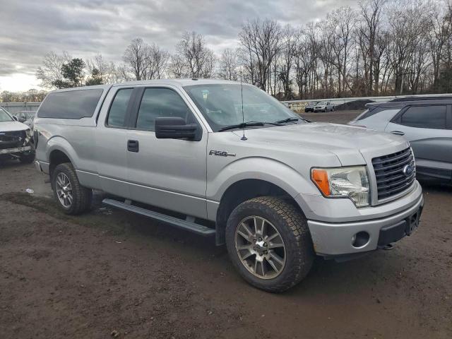 Ford F-150 Super Cab Image 4