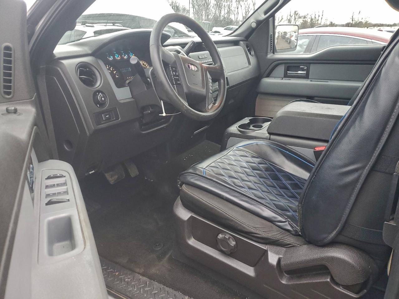 Ford F-150 Super Cab Image 9