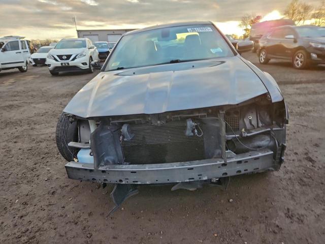 Chrysler 300 S Image 5