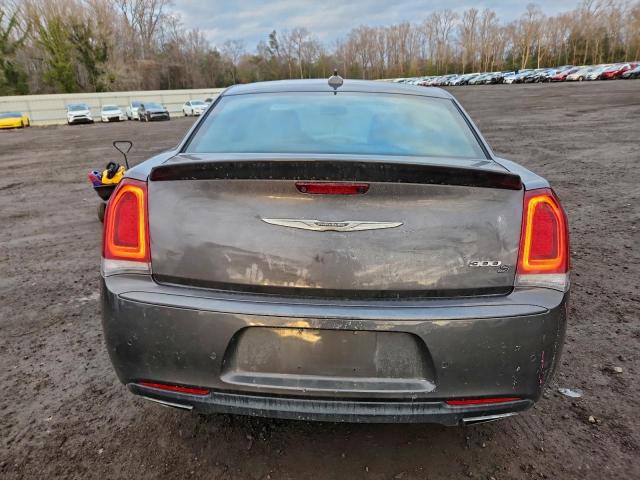 Chrysler 300 S Image 12