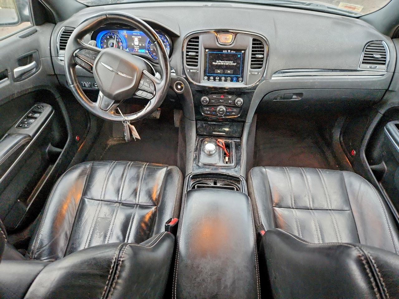 Chrysler 300 S Image 4
