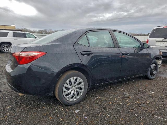 Toyota Corolla L Image 9