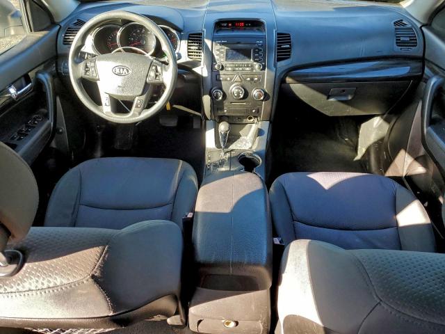 Kia Sorento Base Image 9