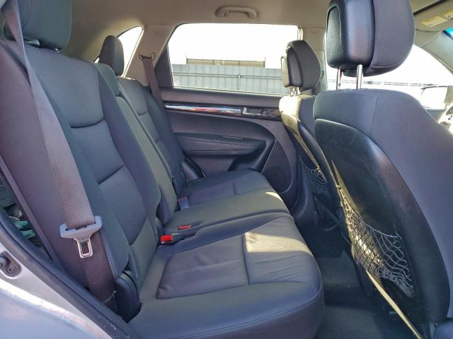 Kia Sorento Base Image 4