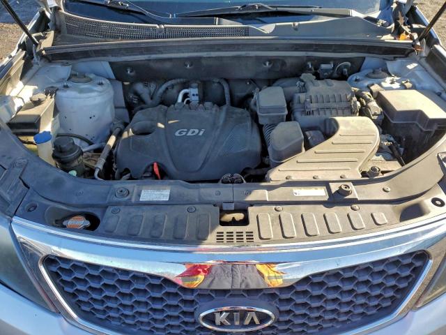 Kia Sorento Base Image 5