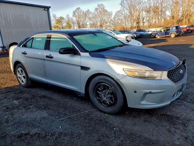 Ford Taurus Police Interceptor Image 11