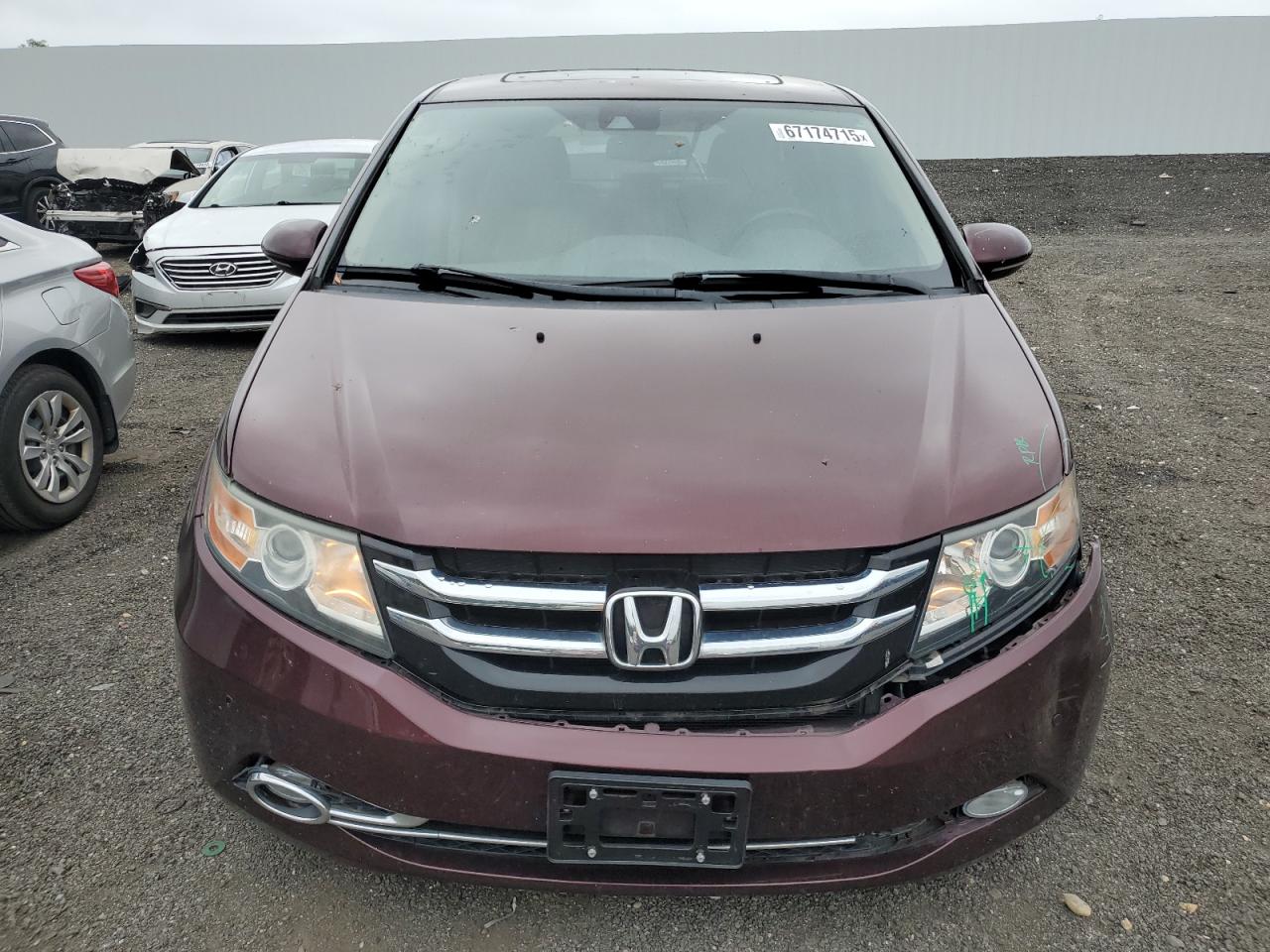 Honda Odyssey Touring Image 3